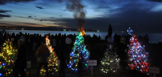Dundarave Festival of Lights - Christmas Wassail and Bonfire | Things To Do In Vancouver This Weekend