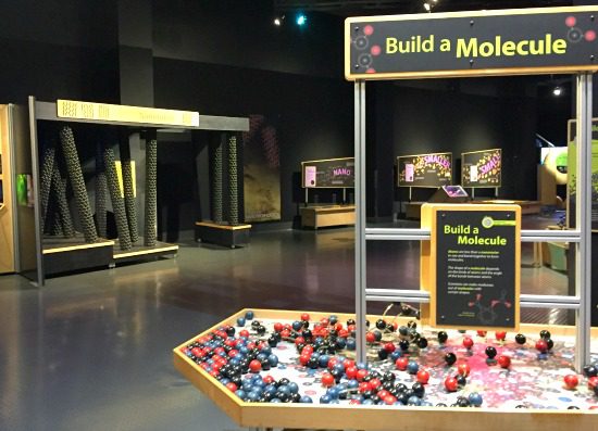 Build A Molecule | Photo: Bianca Bujan