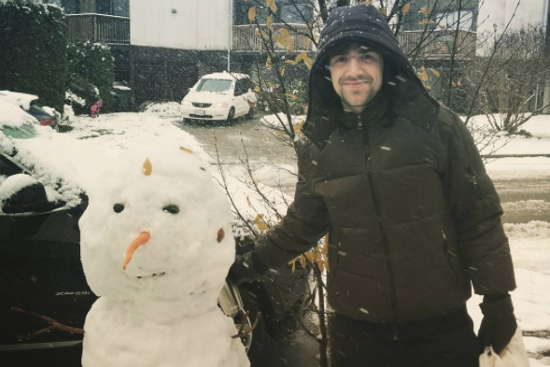 guy-with-snowman