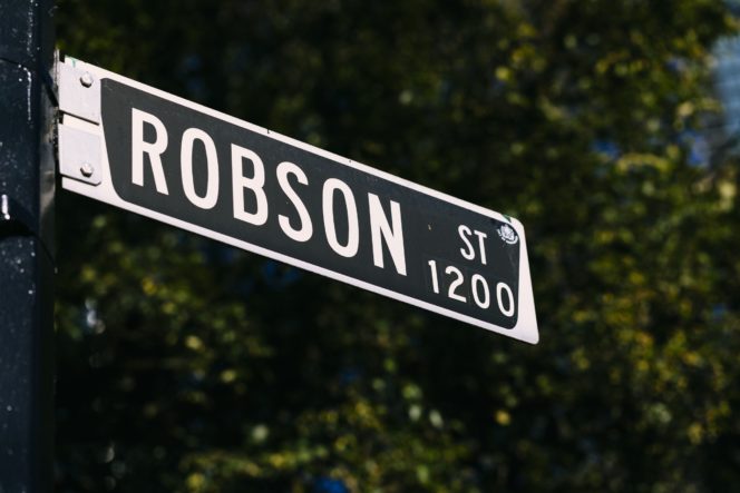 lululemon robson street
