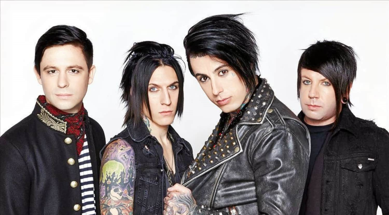 Falling in reverse reimagined. Группа Falling in Reverse. Falling in Reverse 2022. Ronnie Radke 2022.